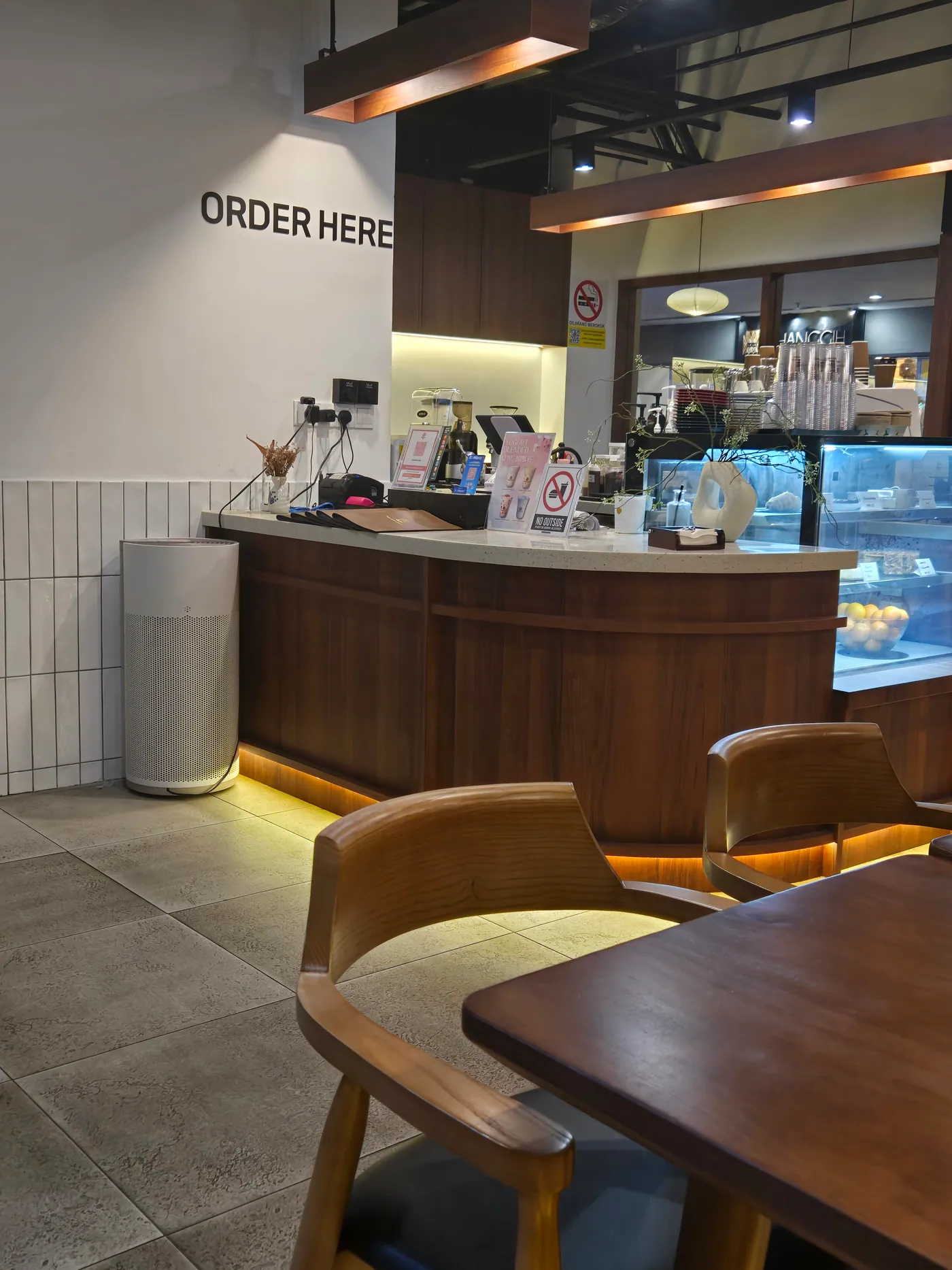 Willow Coffee counter